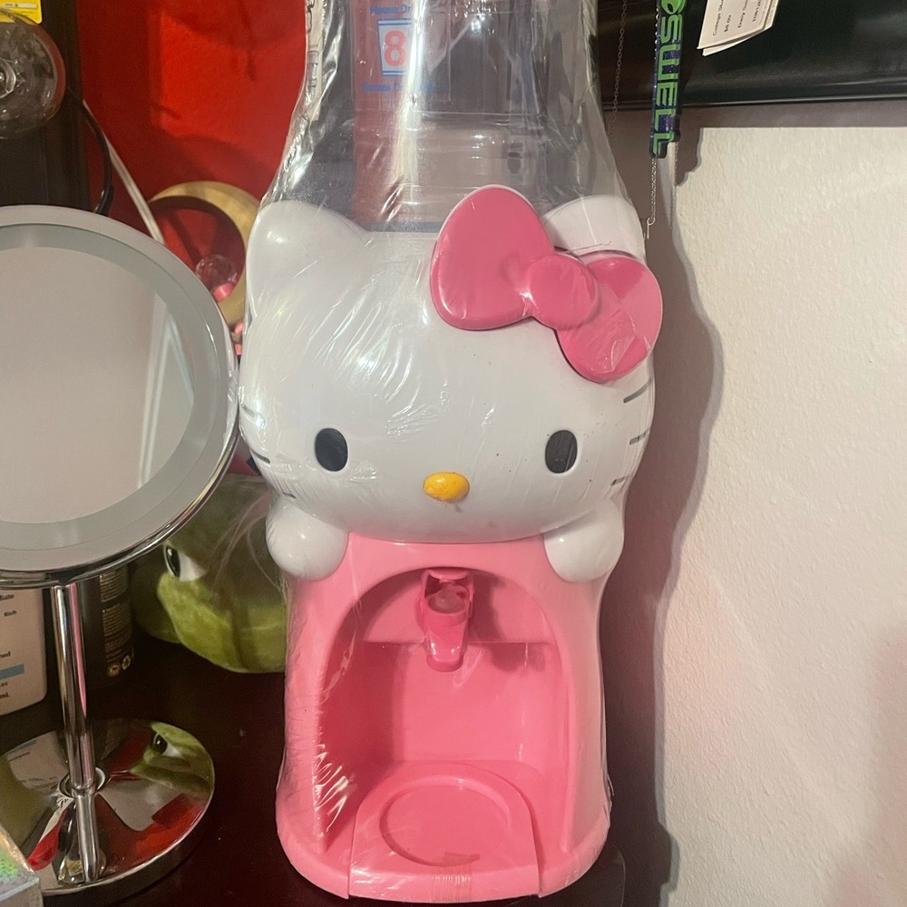 Hello Kitty Mini Water Dispenser